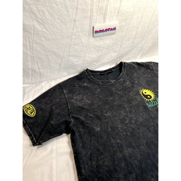 Petal & Peacocks Graphic T-Shirt Adult Medium Gray Short Sleeve Shirt - Picture 3 of 9